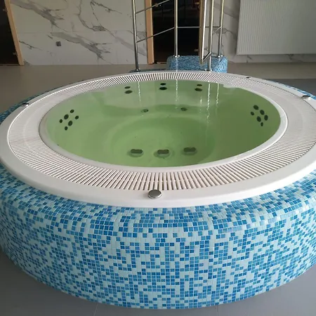 Comfortable Apartment, Indoor Pool And Sauna *